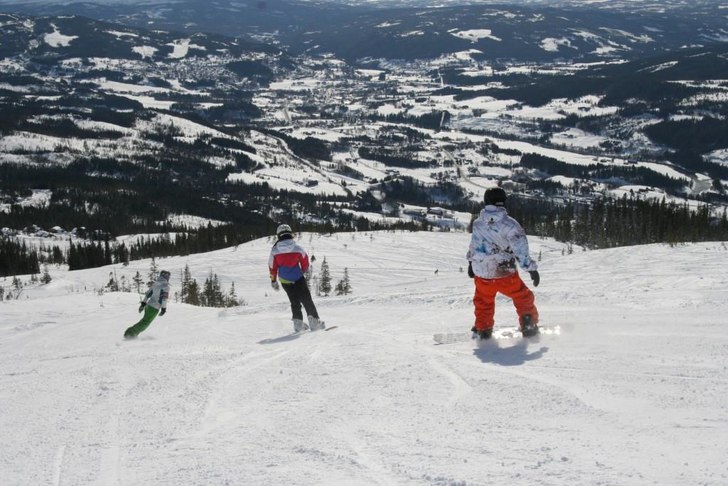 Sol og fine snøforhold
Snøforholdene blir bedre .