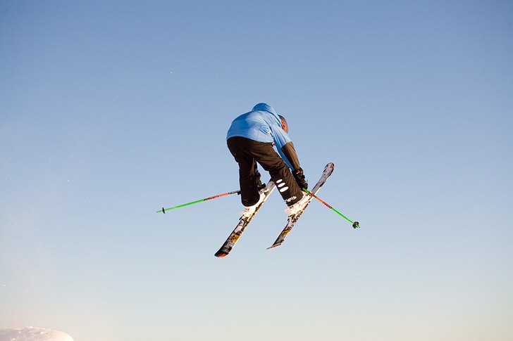 tränar. Foto: Jörgen Nilsson. Åkare: Eric Norrlander.