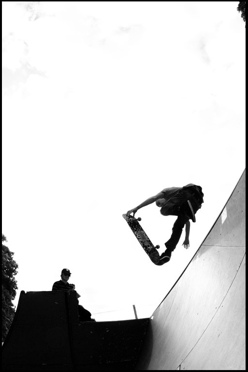 Tror faktiskt att han lyckades sätta den. Skatet�. Foto: Magnus Chöler. Åkare: Grabben med skönaste tricken.