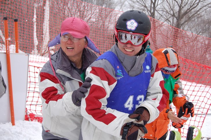 Foto: Jan Stala. Åkare: James Hillier med pappa värmer upp..