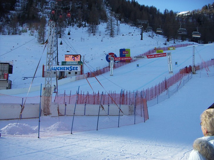Damernas störtlopp i Zauchensee!. Foto: Niklas karlsson. Åkare: Di bäste.