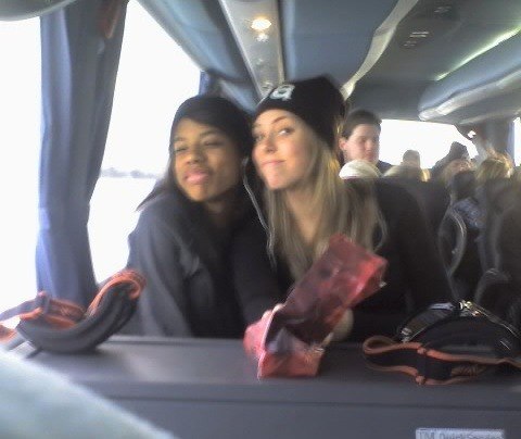 2 sjukt gryma åkare!!! . Foto: carin. Åkare: natalie och lisa.