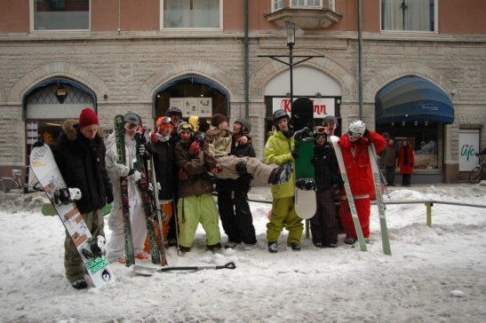 Vi har precis haft ett rail session på storgatan . Foto: Nån softare. Åkare: Örebro Crew.