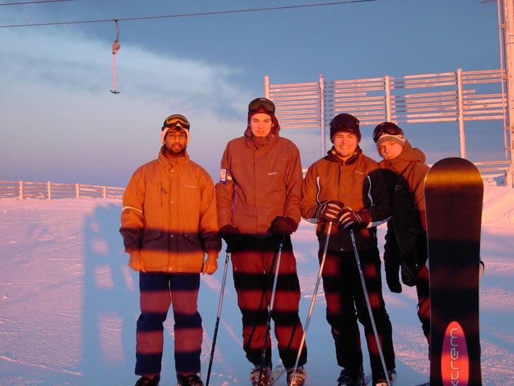 Foto: Självutlösaren. Åkare: Tomas, ELO, Simon och Patrick.
