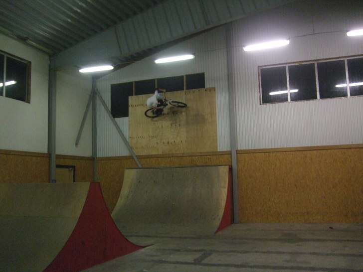 wallride. Foto: Matte svedh. Åkare: anton thelander.