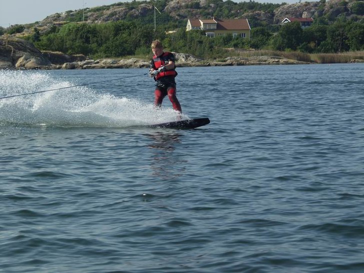 Jag leker lite på fjärden. Foto: Kristofer. Åkare: Johan Persson.