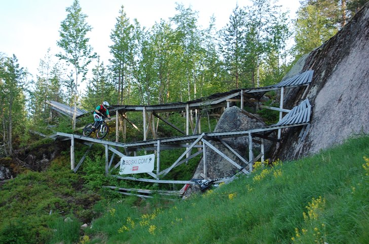 är på vägg in mot wallriden. Foto: Andreas Bergvall. Åkare: Nasko Pauonsson.