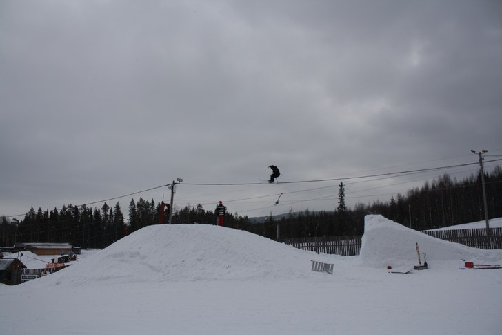 hoppet i profil. Foto: Markus nordlund. Åkare: vet ej.