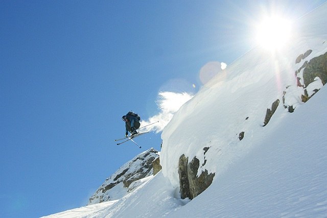 Drop i motljus, tyvärr så använde jag inte till. Foto: Martin Pålsson. Åkare: Johan Persson.