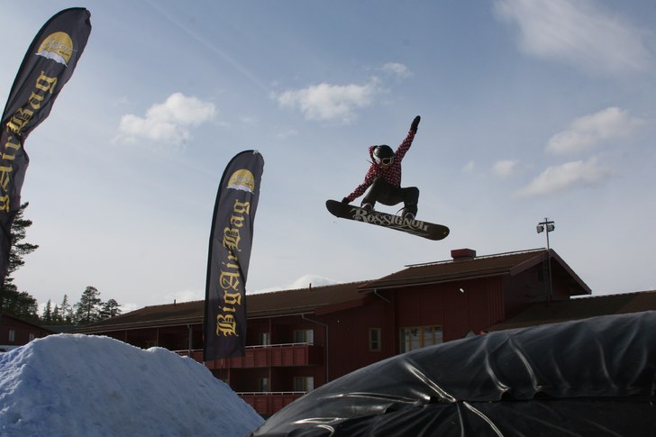 Stöten på påsk. Foto: Lars Walker. Åkare: Simon Walker.