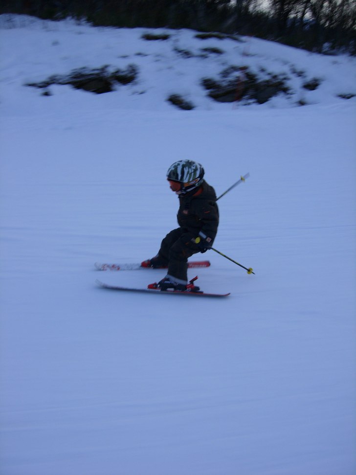 Sista svängarna innan Kläppliften i Buskvallen.. Foto: Pappa. Åkare: Robin Sandström.