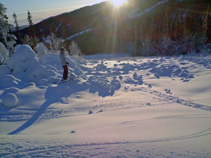 Jag på konstsnön i Hotelbacken ;D. Foto: Evve. Åkare: Lundii.