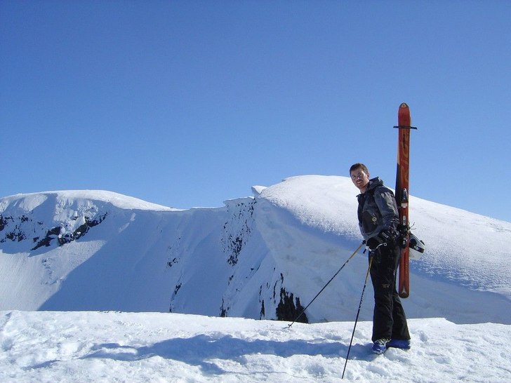 Vi passerar Mörkhåla på väg upp till Tredje to. Foto: Johan Björklund. Åkare: Mikael Åsell.