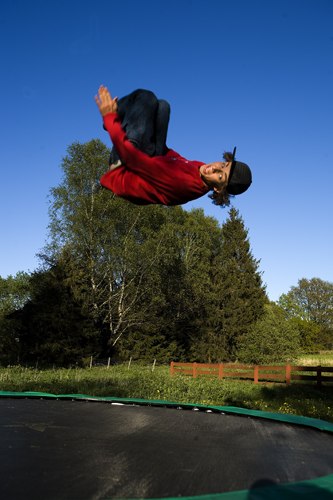 lite session på studsmattan hehe . Foto: Peter Nobis (www.rockfoto.se). Åkare: Wille Skoglund.