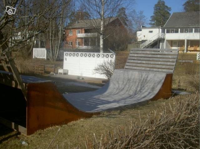 Min ramp som står på tomten...
OBS: Inte min gr.