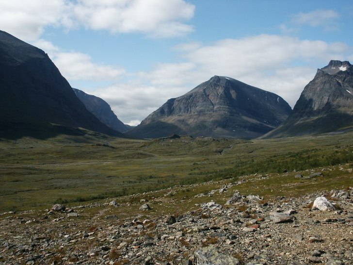 Med fjällstationen i ryggen så ser man bl.a. Lid. Foto: Mika Hilli.