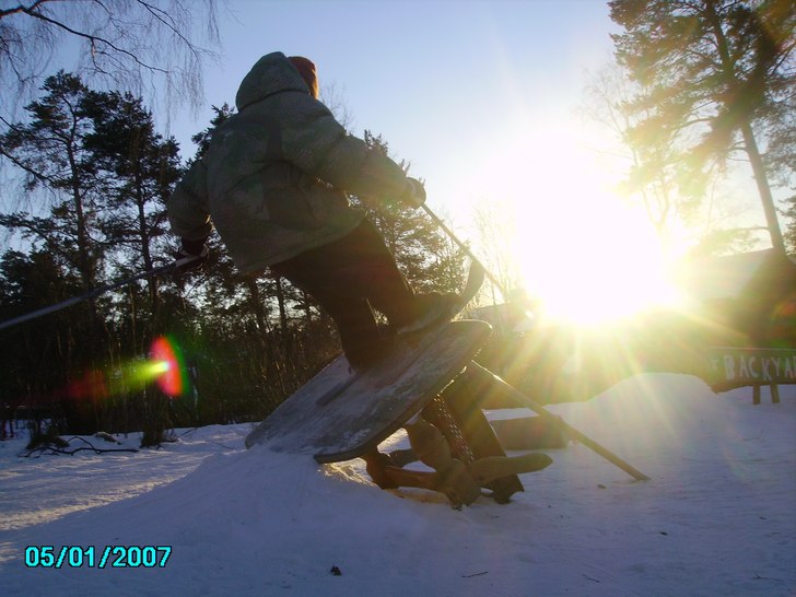miniskid session..  skönt ljus!. Foto: nån tjäder:P. Åkare: simon bäckman.