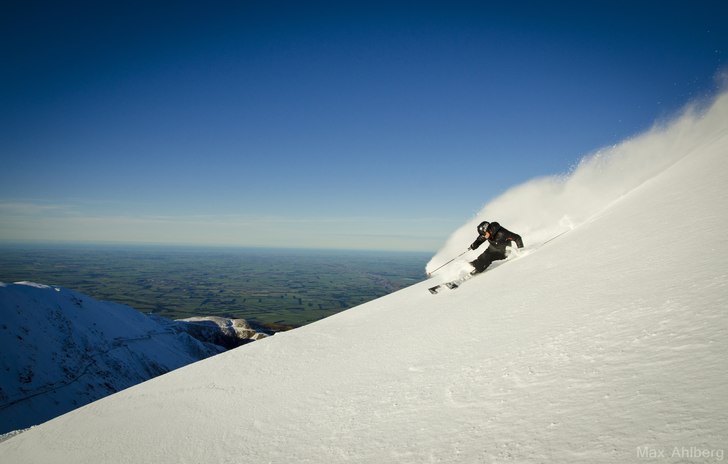 Efter att första snöfallet lagt sig visade sig N. Foto: Max Ahlberg. Åkare: Yann Boudubann.