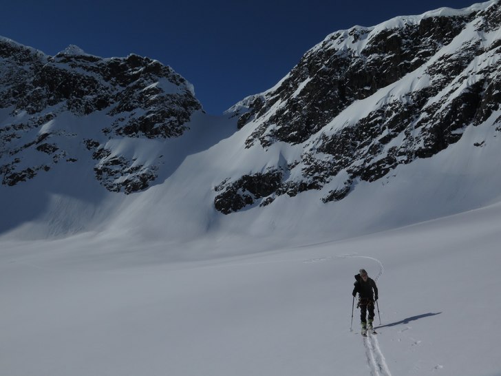 Axel skidar och drömmer om Korps framtida spelnin. Foto: tryggve tirén.