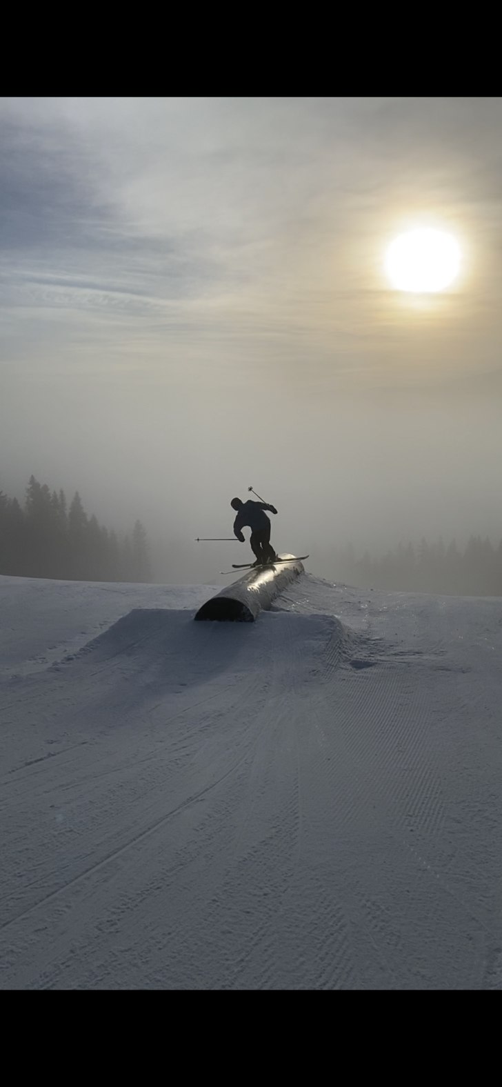 @hugoohlsen06 swoppar på tankern i Garden, Åre.
