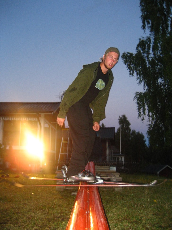 liten sommarrailsession hemma... Foto: Linus Wernerson. Åkare: Fredrik Malmsten.