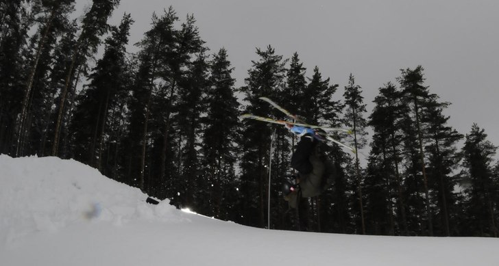 Frontflip. Foto: Måns. Åkare: Oskar Hansson.