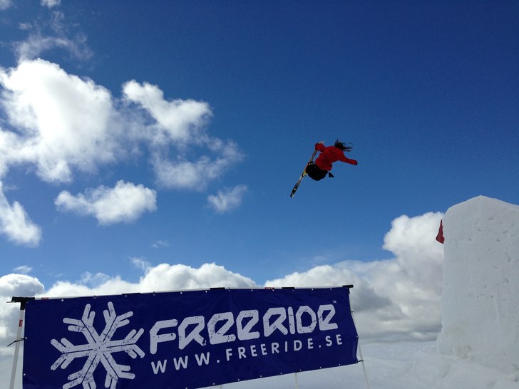 fredag, första dagen i Bräcke. Foto: Roger Davidsson. Åkare: Henrik Harlaut.