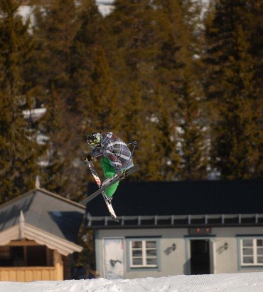 Hopp. Foto: Stefan Hamreus. Åkare: Malte Hamreus.