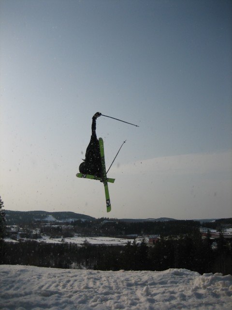 Drar en Mutegrab efter en slopestyle tävling^^. Foto: Okänd. Åkare: Crille Altin.