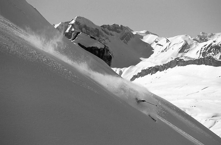 Thomas laddar jag plåtar. Gillade stenen i bakgru. Foto: Jesper Molin (www.jesperphoto.com). Åkare: Thomas "hell rider" Hellström.