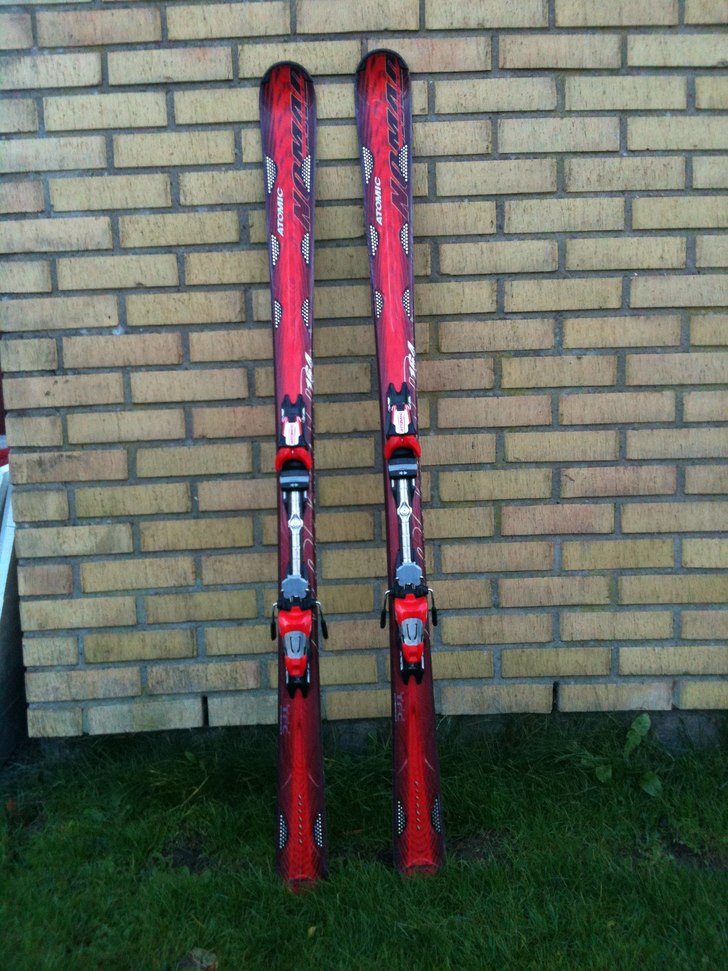 Atomic Nomad Deep Red 1.