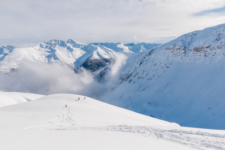 På väg ned med vackra vyer..