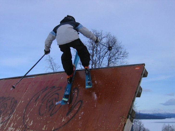 en fin wallride i tärnaby ..rekomenderar att för. Foto: tobias härstedt. Åkare: joakim holmgren.