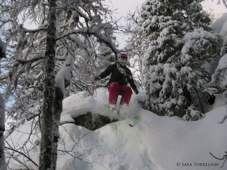 Dum gren ivägen :P. Foto: Joakim Torkelson. Åkare: Sara Torkelson.