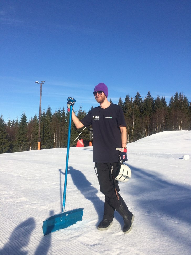 Påsken kom tidlig i år!
Shapern stiller i T-shir.