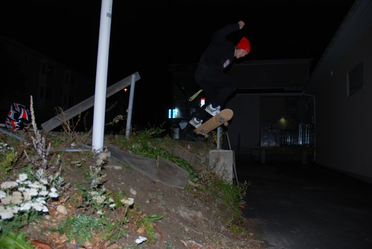 hoppelihopp. Foto: Magnus Karlsson. Åkare: Erik Karlsson.