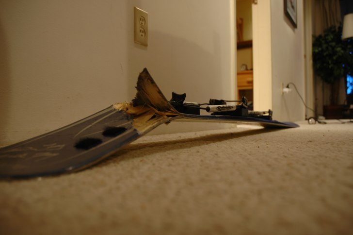 Hoppas på att försäkrings bolaget inte tar för. Foto: Csaba Mag. Åkare: Sorgsna tider.