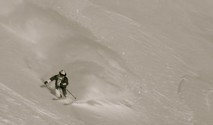 Reine trycker ut några svängar efter droppat Må. Foto: Carl Nordin. Åkare: Reine Barkared.
