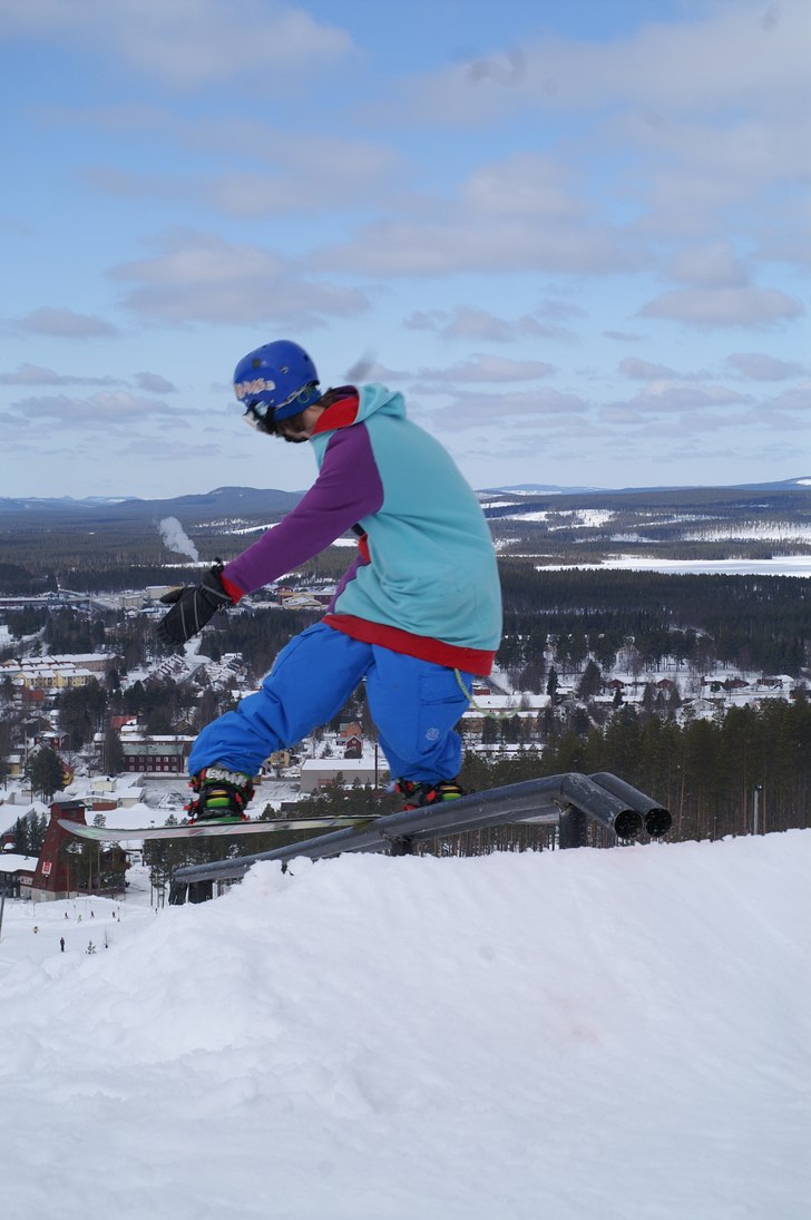 Prov fotar snowboard åkning. Första gången jag . Foto: Simon Lundqvist. Åkare: Niklas Lundgren.