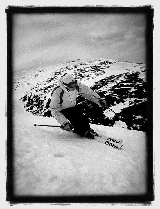 Efter att ha fotat de andra 
grabbarna en dag så. Foto: Henrik Hjerling. Åkare: Tobias Ivarsson.
