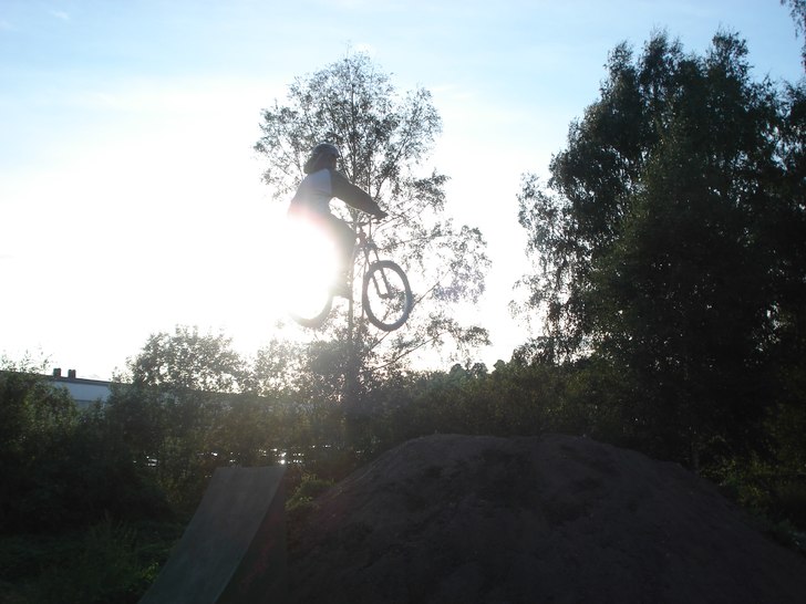 vet inte vrf men jag gillar denna bild. Foto: Johan Taliercio. Åkare: Andreas Ekström.