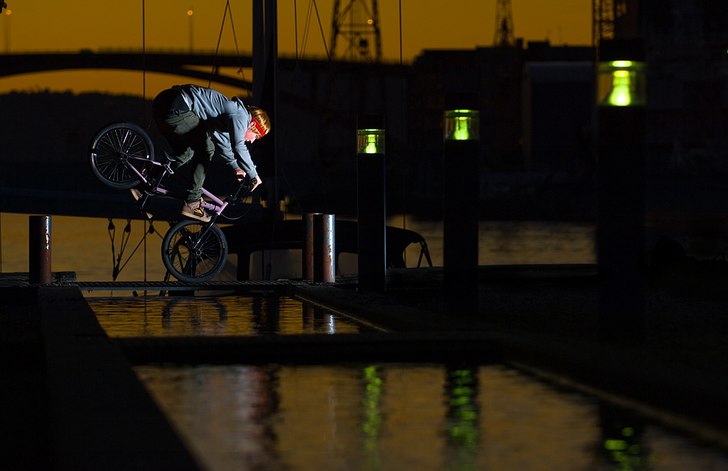 Trick: Footjam . Foto: Sverre F. Hjørnevik. Åkare: Truls Lier.