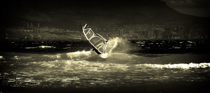 Cutback på sunset beach, kapstaden, sydafrika.. Foto: ?. Åkare: Olle Engberg.