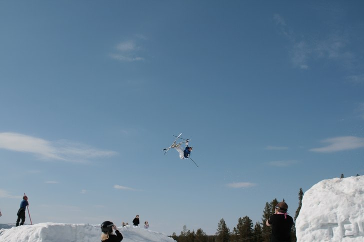 Final hoppet i Franklins big air tävling,  Switch. Foto: Antmeister?. Åkare: Jesper Nyström.