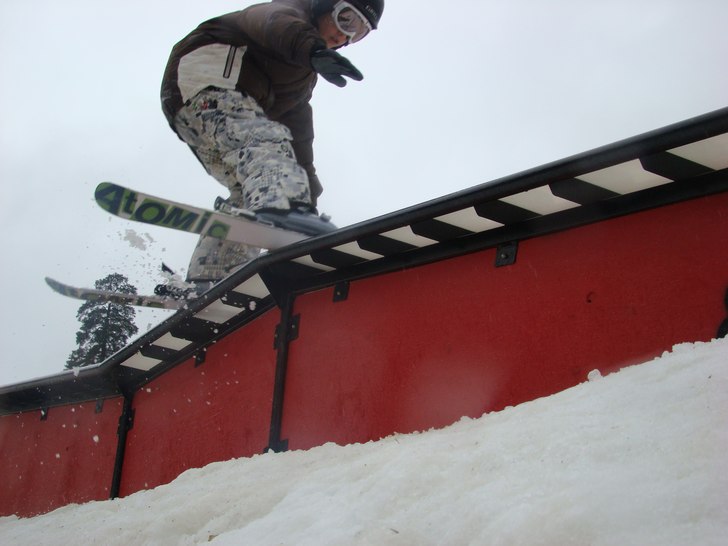 kör i sunnersta på den första railen. Foto: viking kumlin. Åkare: jag(gustaf kumlin).