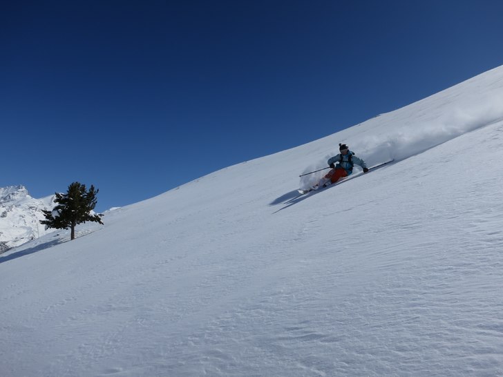 First tracks... Foto: Phil Glutz. Åkare: Christian Fickler.