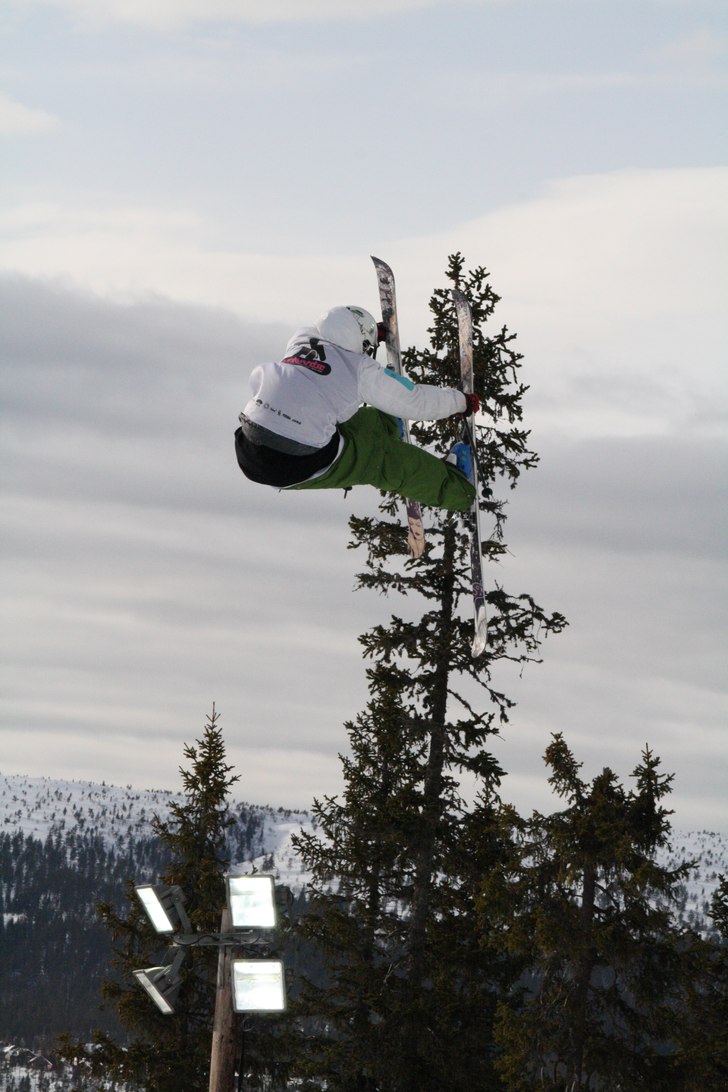 Uppvärmning för SGA tävlingen. Foto: Hampus Johansson. Åkare: Niklas Granlund.