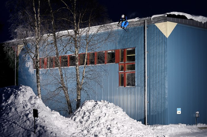 Droppar hustak.
http://thomascharry.wordpress.com. Foto: Thomas Charry. Åkare: Jesper Westman.