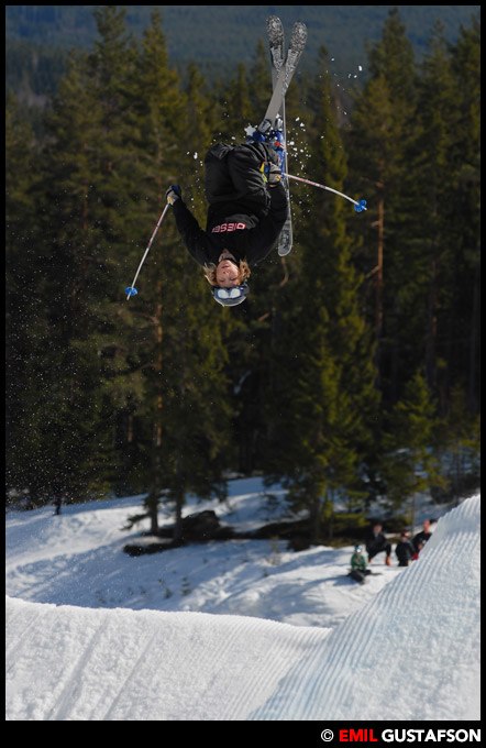 Backflip i Bjursås... Vej ej av vem, men bilden �. Foto: Emil Gustafson. Åkare: Vet Ej.
