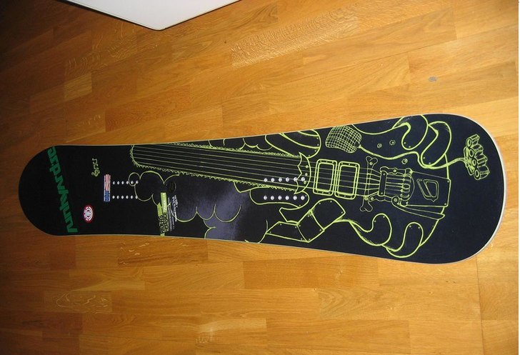 min nya bräda:D. Foto: Fredrik Almers. Åkare: brädan min!!!.